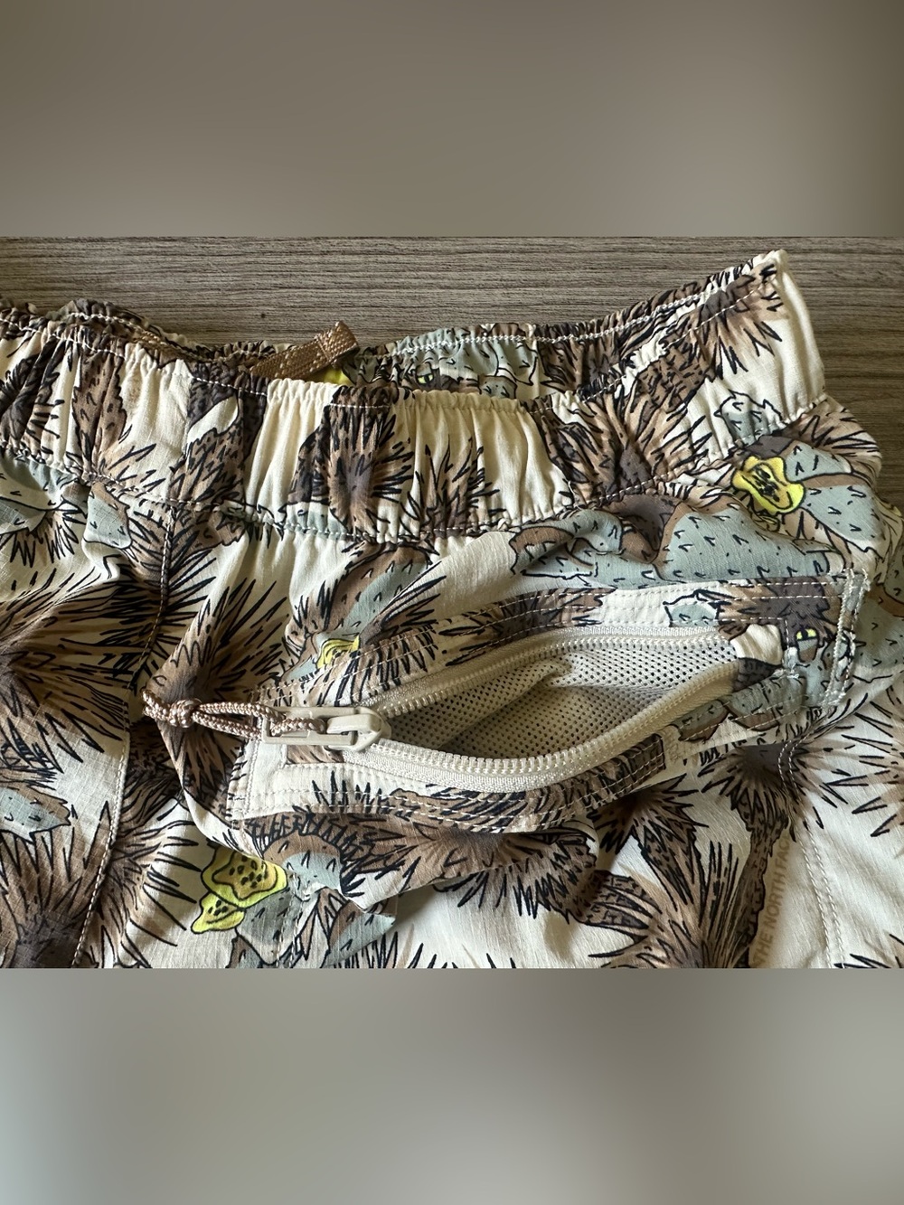 North Face Cactus Print Shorts - Picture 5 of 6